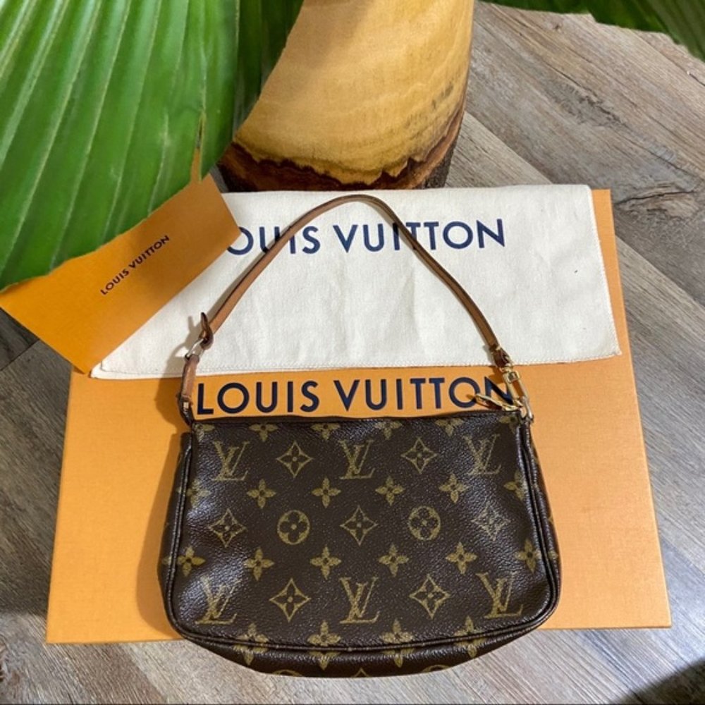 Louis Vuitton pochette accessoires